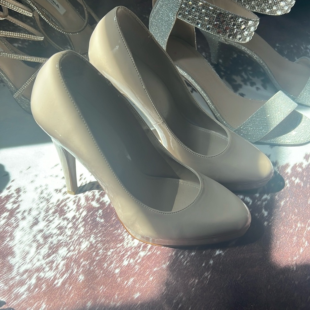 HIGH HEELS size 8.5